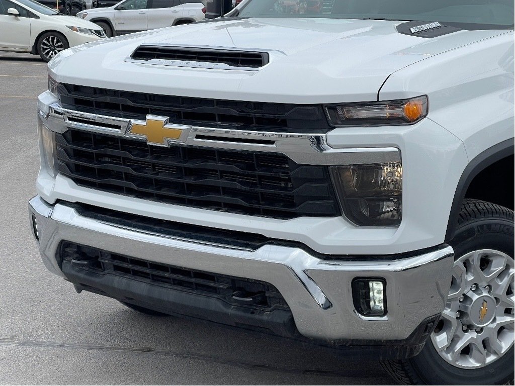 Chevrolet SILVERADO 2500 HD  2024 à Joliette, Québec - 6 - w1024h768px