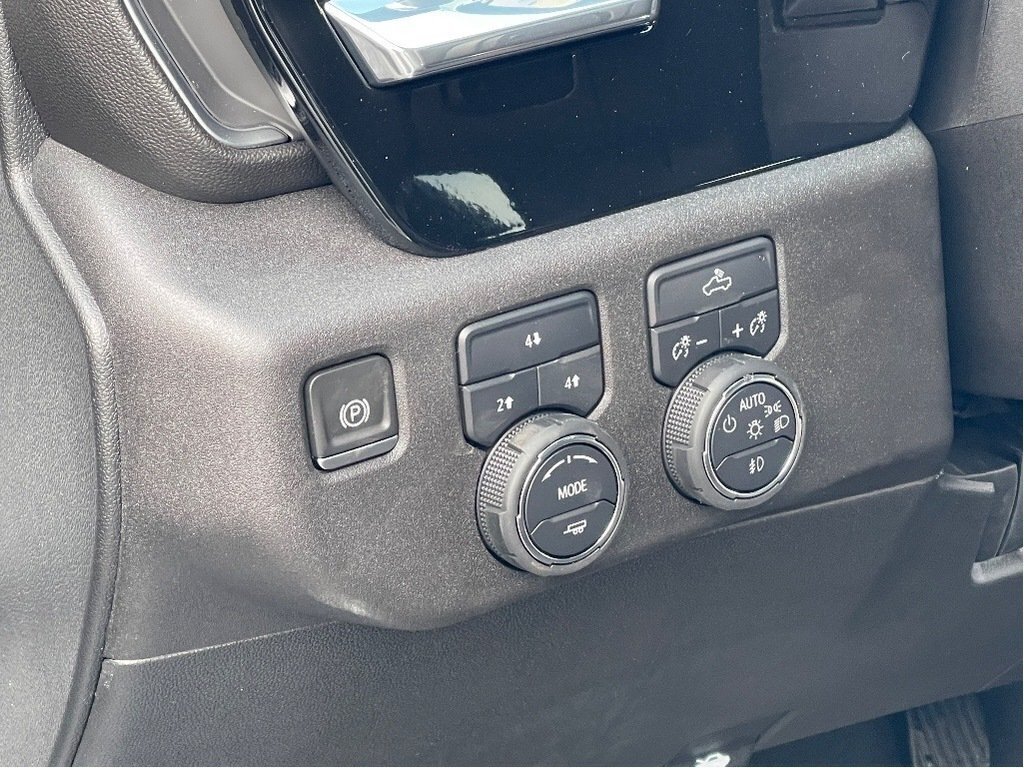 2024 Chevrolet SILVERADO 2500 HD in Joliette, Quebec - 13 - w1024h768px