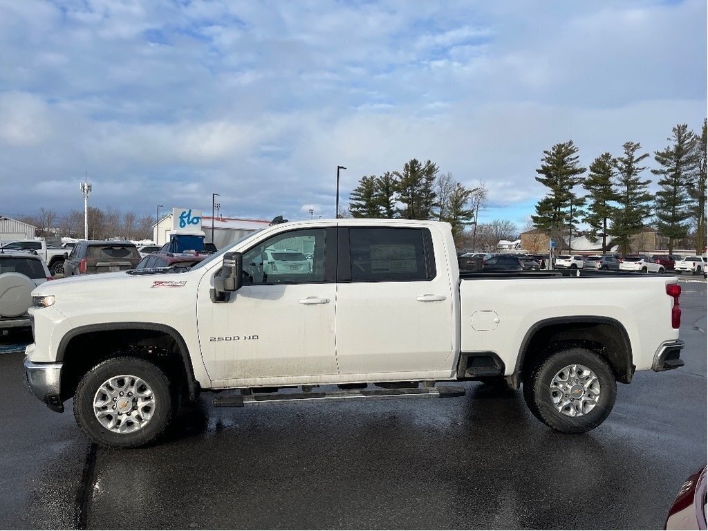 Chevrolet SILVERADO 2500 HD  2024 à Joliette, Québec - 3 - w1024h768px