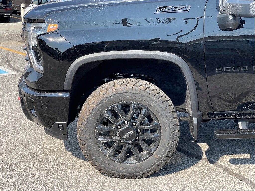 Chevrolet Silverado 2500HD  2025 à Joliette, Québec - 7 - w1024h768px