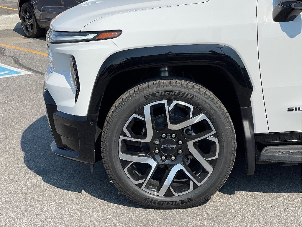 2024 Chevrolet Silverado EV in Joliette, Quebec - 7 - w1024h768px