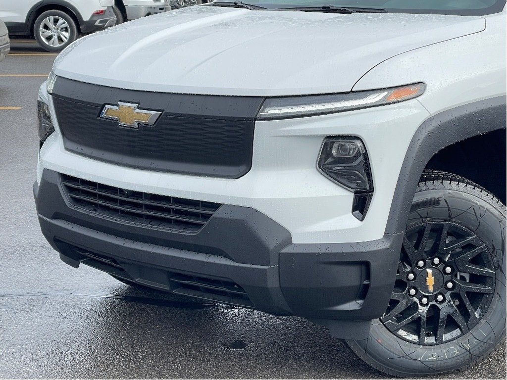 2025 Chevrolet Silverado EV in Joliette, Quebec - 6 - w1024h768px