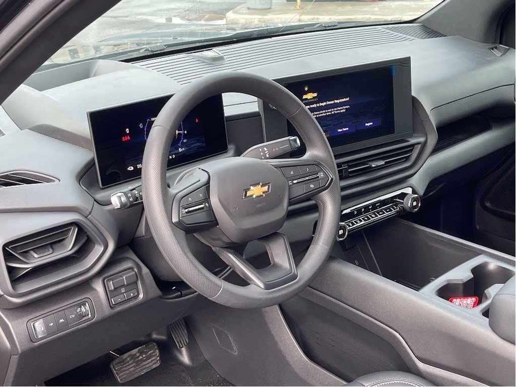 Chevrolet Silverado EV  2025 à Joliette, Québec - 8 - w1024h768px