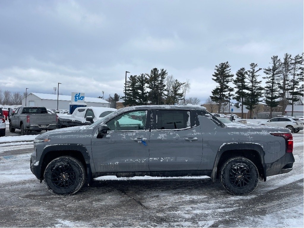 Chevrolet Silverado EV  2025 à Joliette, Québec - 3 - w1024h768px