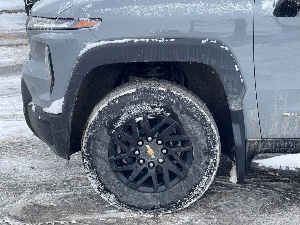 Chevrolet Silverado EV  2025 à Joliette, Québec - 7 - w1024h768px