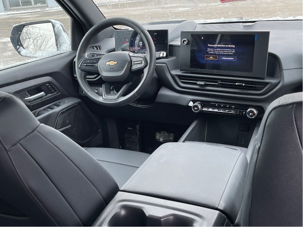 Chevrolet Silverado EV  2025 à Joliette, Québec - 11 - w1024h768px