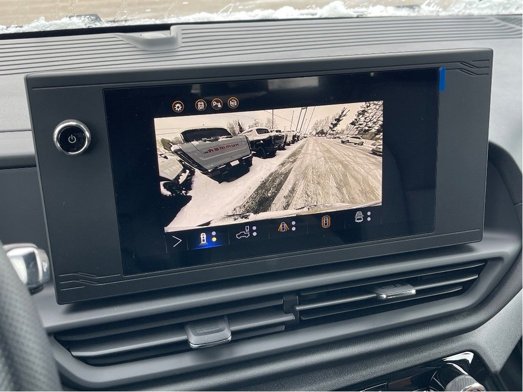 Chevrolet Silverado EV  2025 à Joliette, Québec - 16 - w1024h768px