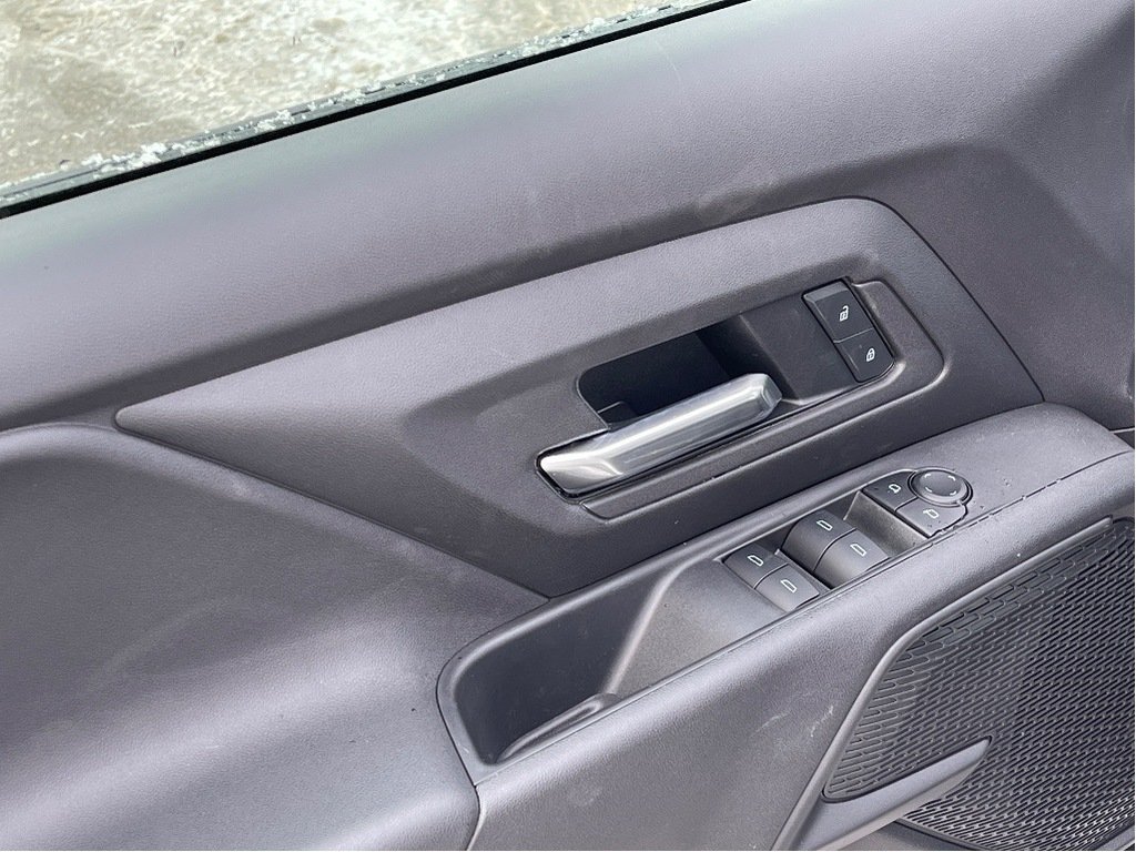 2025 Chevrolet Silverado EV in Joliette, Quebec - 12 - w1024h768px