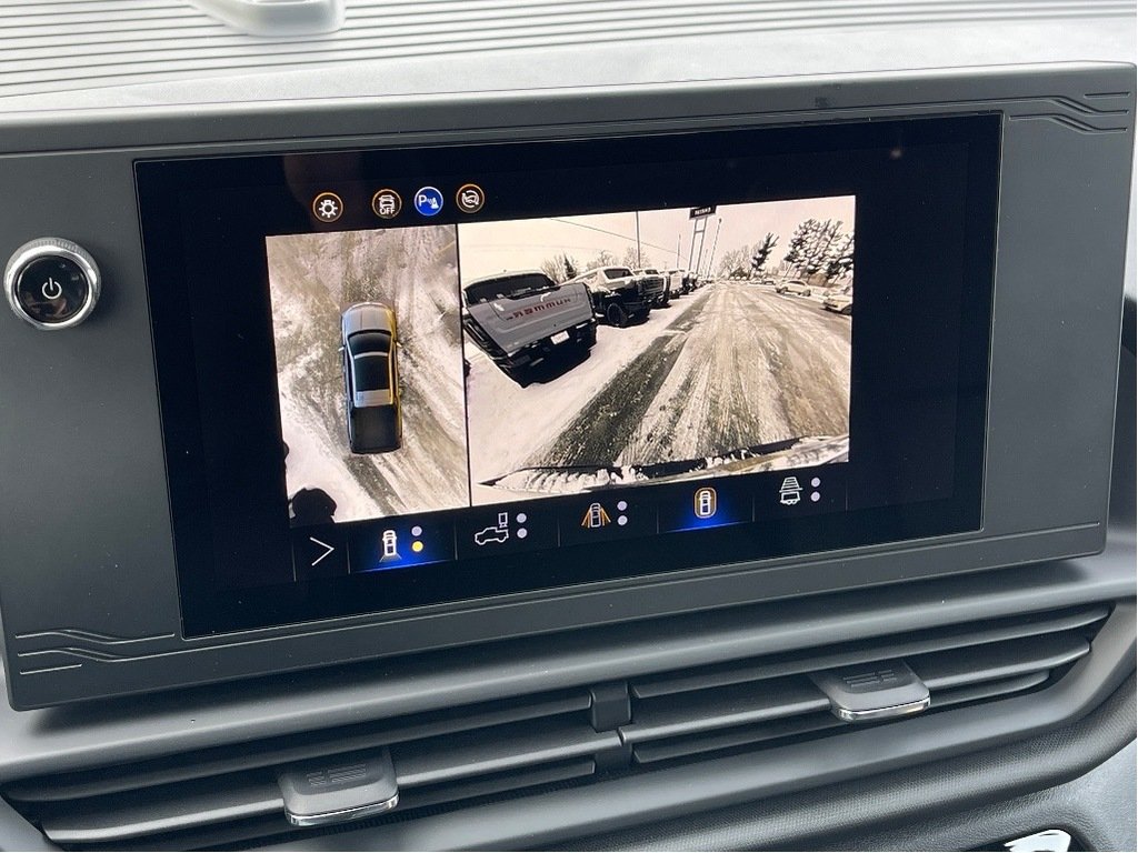 2025 Chevrolet Silverado EV in Joliette, Quebec - 16 - w1024h768px