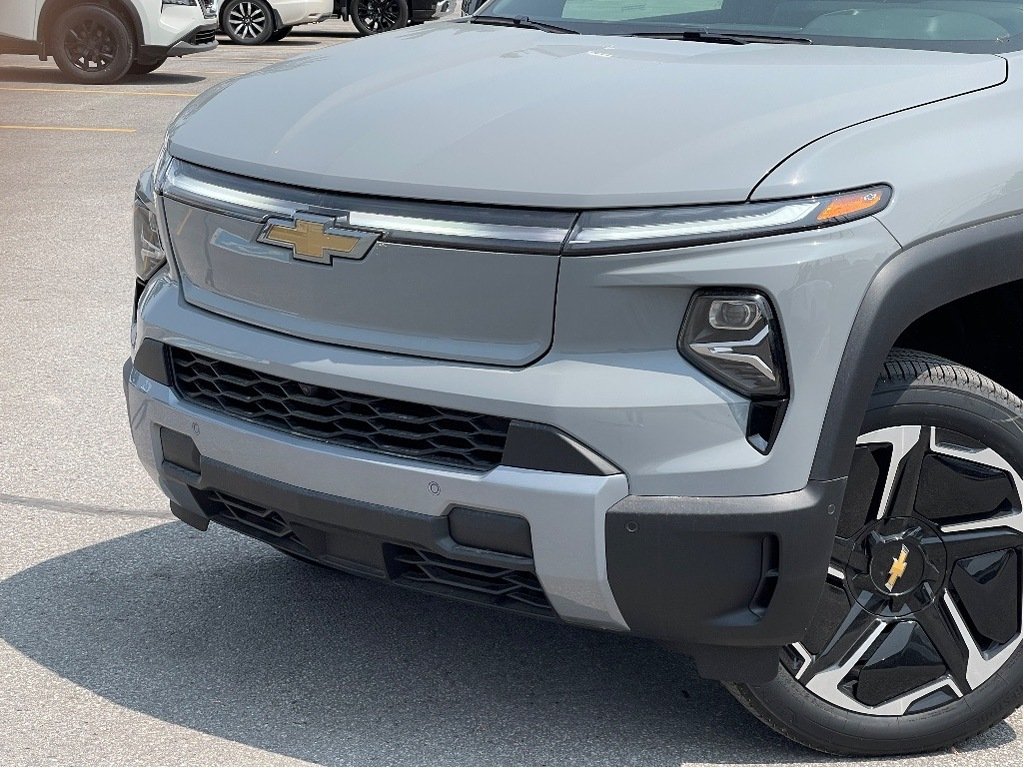 Chevrolet Silverado EV  2025 à Joliette, Québec - 6 - w1024h768px