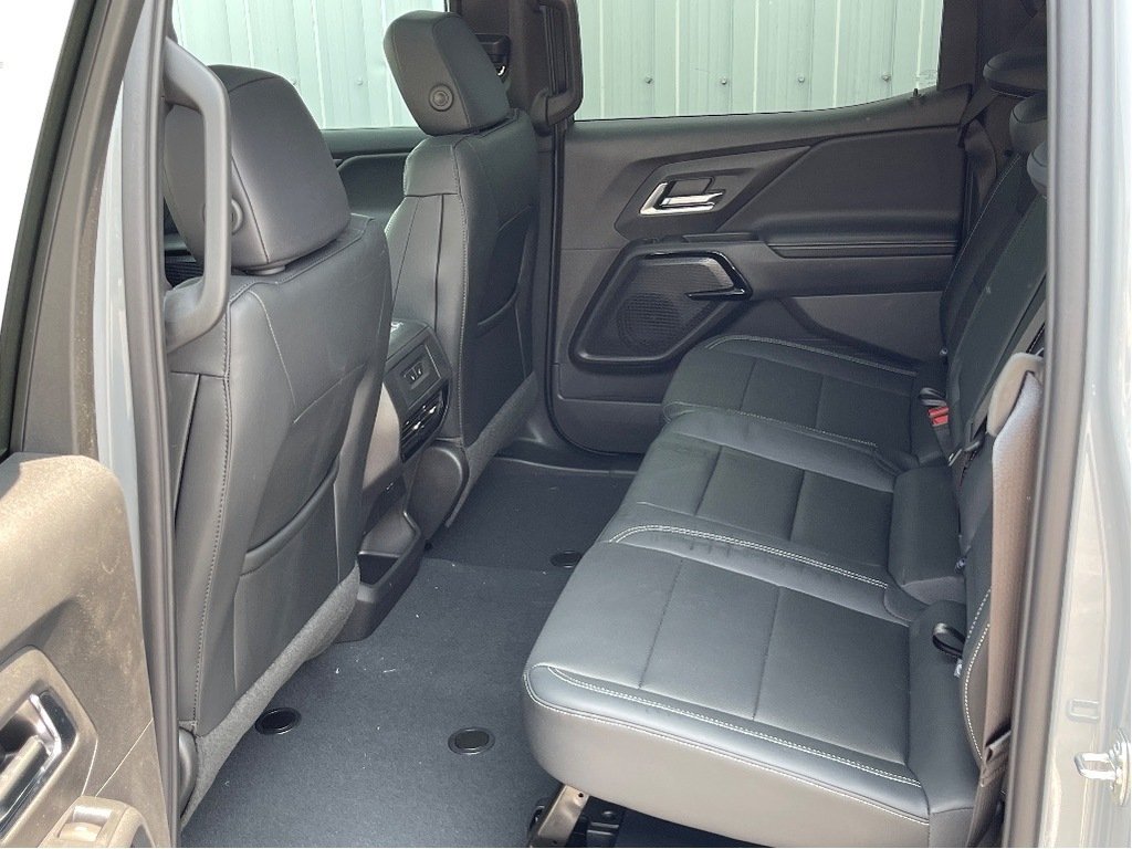 Chevrolet Silverado EV  2025 à Joliette, Québec - 11 - w1024h768px