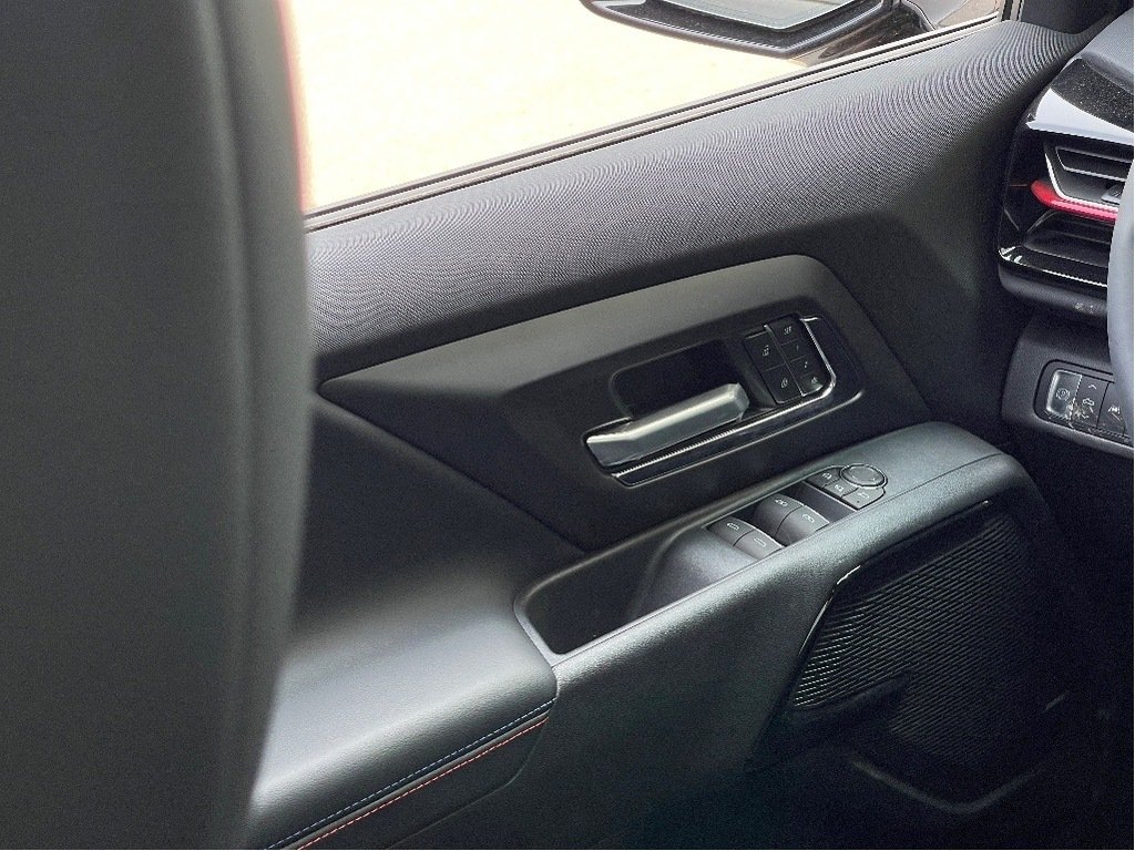 Chevrolet Silverado EV  2025 à Joliette, Québec - 13 - w1024h768px