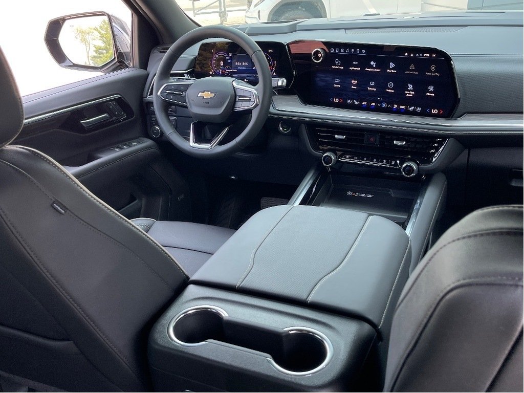 Chevrolet Suburban  2025 à Joliette, Québec - 12 - w1024h768px