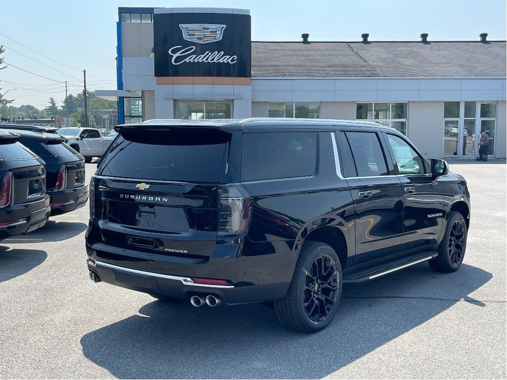 2025 Chevrolet Suburban in Joliette, Quebec - 4 - w1024h768px