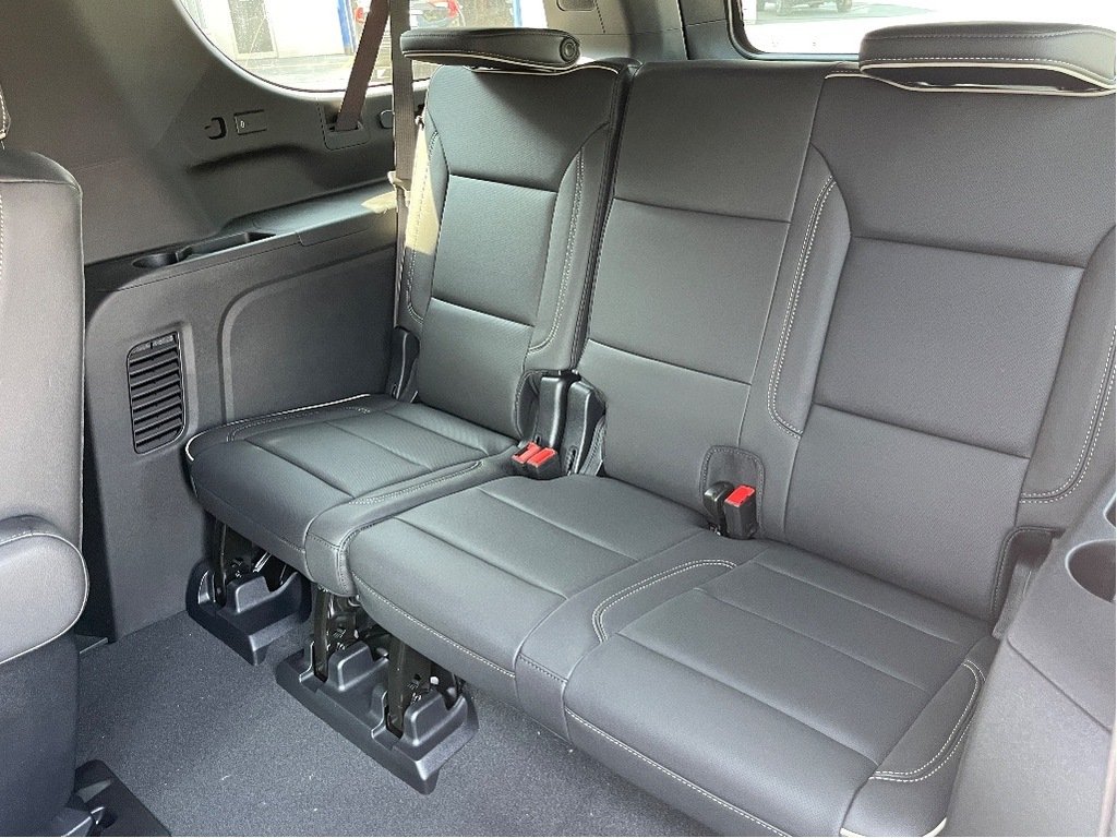 Chevrolet Suburban  2025 à Joliette, Québec - 11 - w1024h768px