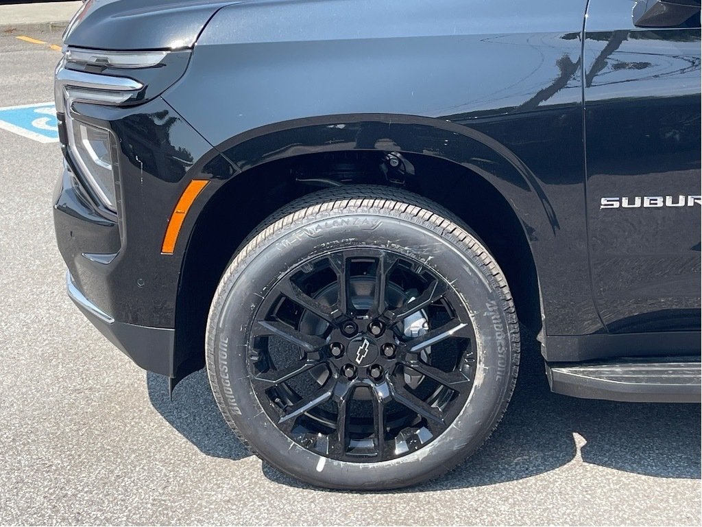 2025 Chevrolet Suburban in Joliette, Quebec - 7 - w1024h768px