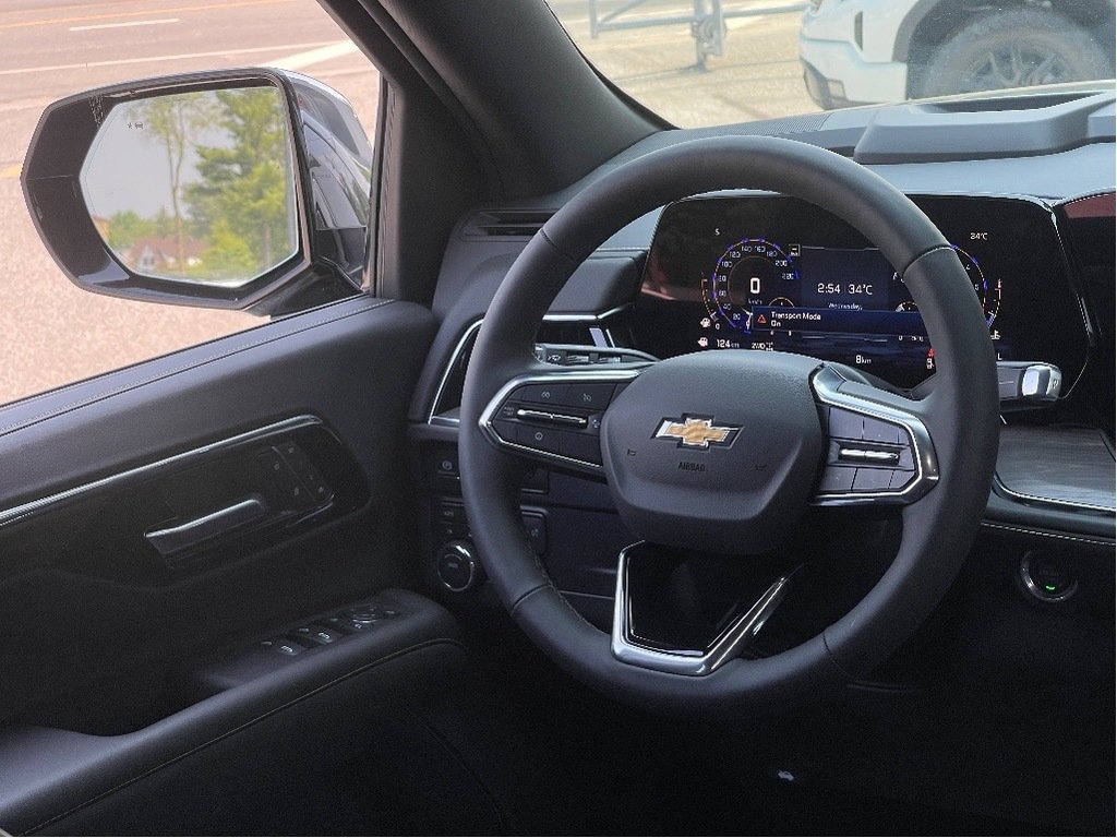 2025 Chevrolet Suburban in Joliette, Quebec - 15 - w1024h768px
