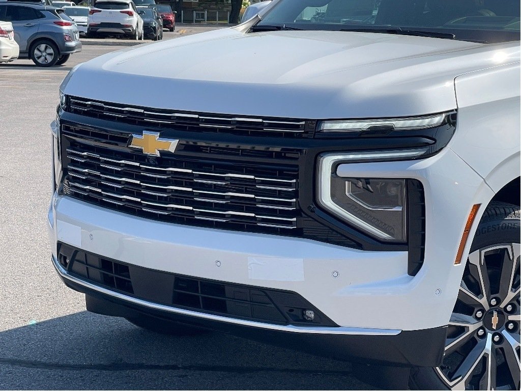 2025 Chevrolet Suburban in Joliette, Quebec - 6 - w1024h768px
