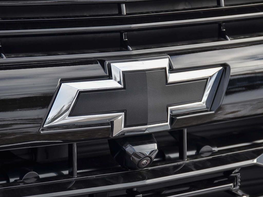 2025 Chevrolet Suburban in Joliette, Quebec - 8 - w1024h768px