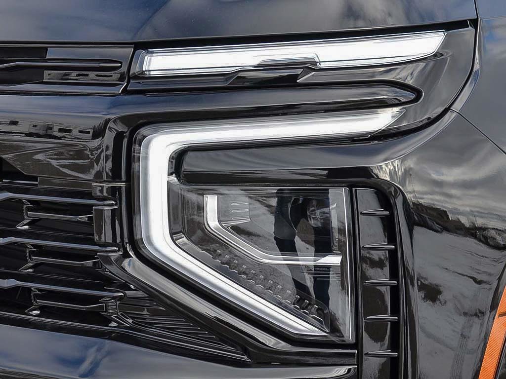 2025 Chevrolet Suburban in Joliette, Quebec - 9 - w1024h768px