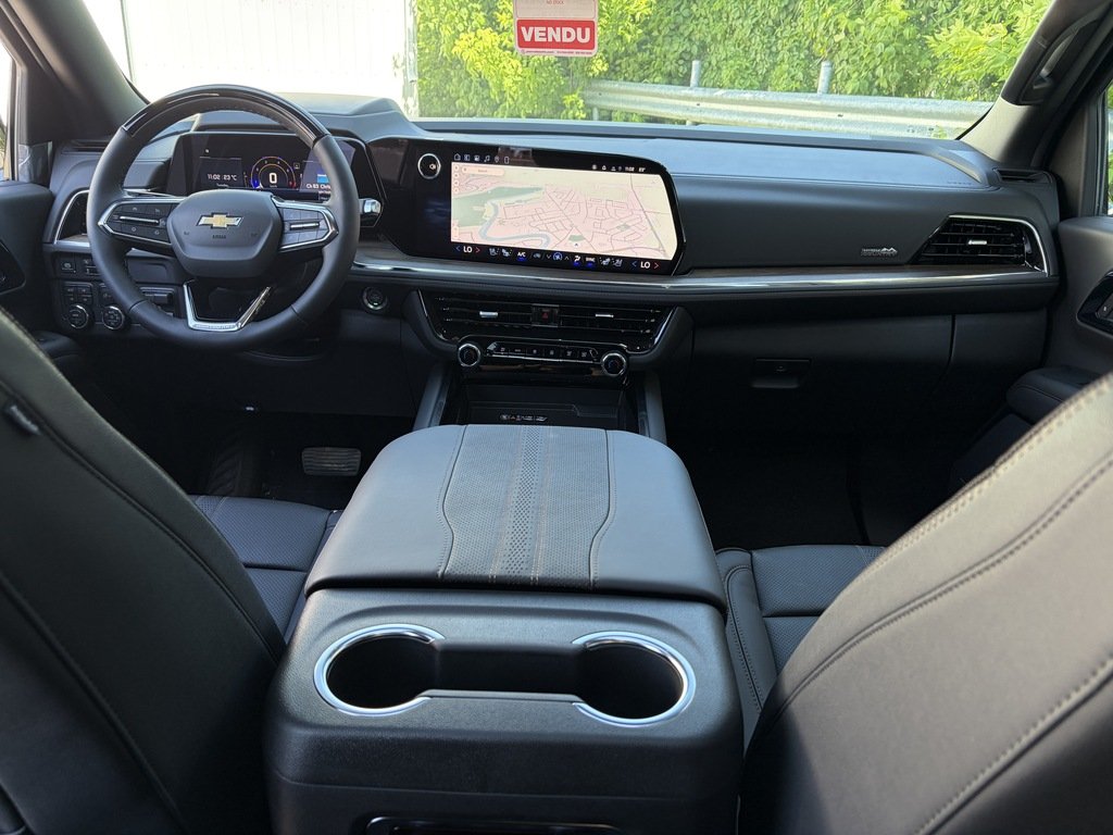 2026 Chevrolet Suburban in Joliette, Quebec - 12 - w1024h768px