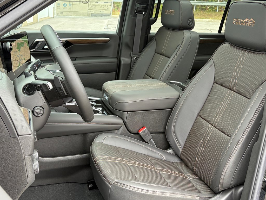 2026 Chevrolet Suburban in Joliette, Quebec - 10 - w1024h768px