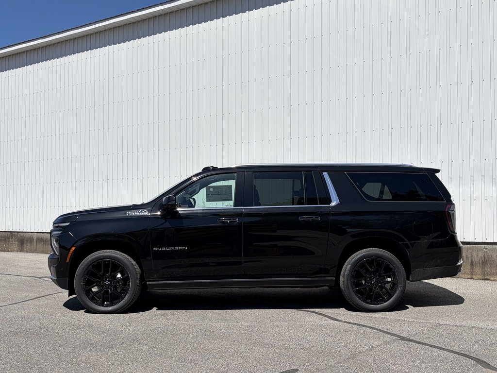 2026 Chevrolet Suburban in Joliette, Quebec - 3 - w1024h768px