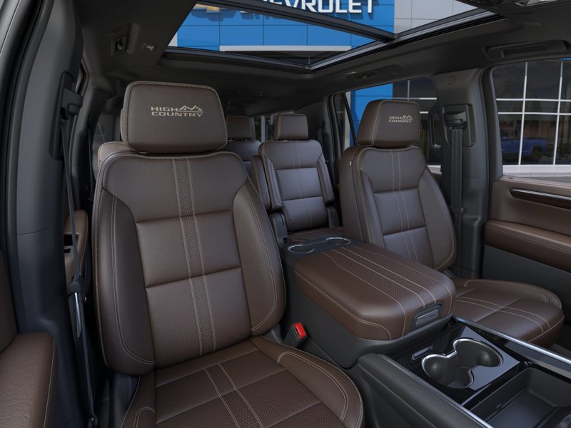 2026 Chevrolet Suburban in Joliette, Quebec - 6 - w1024h768px