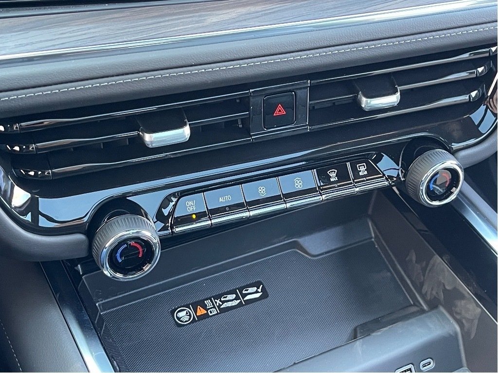 2025 Chevrolet Tahoe in Joliette, Quebec - 20 - w1024h768px
