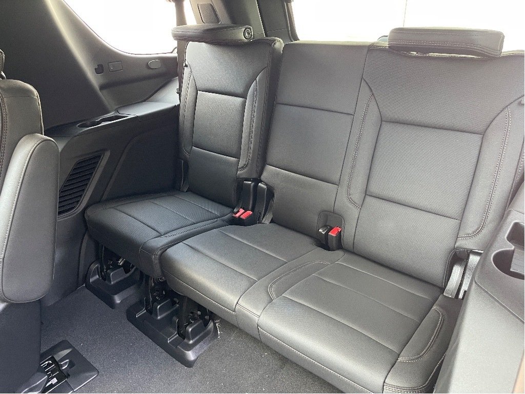 2025 Chevrolet Tahoe in Joliette, Quebec - 12 - w1024h768px