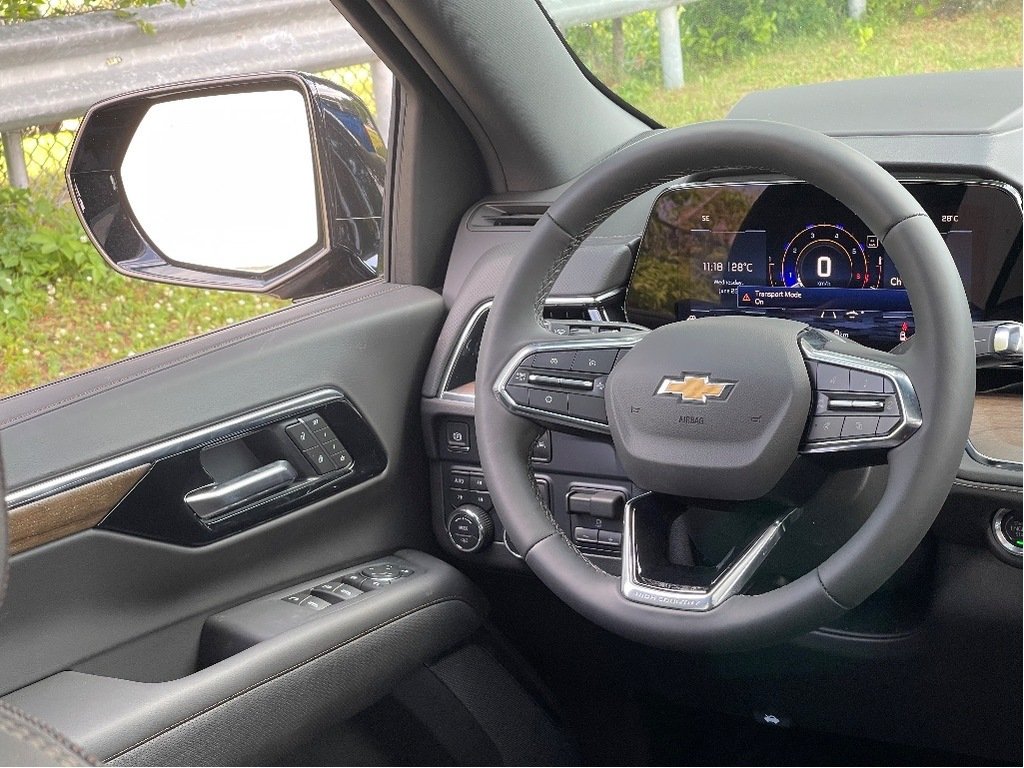 2025 Chevrolet Tahoe in Joliette, Quebec - 16 - w1024h768px
