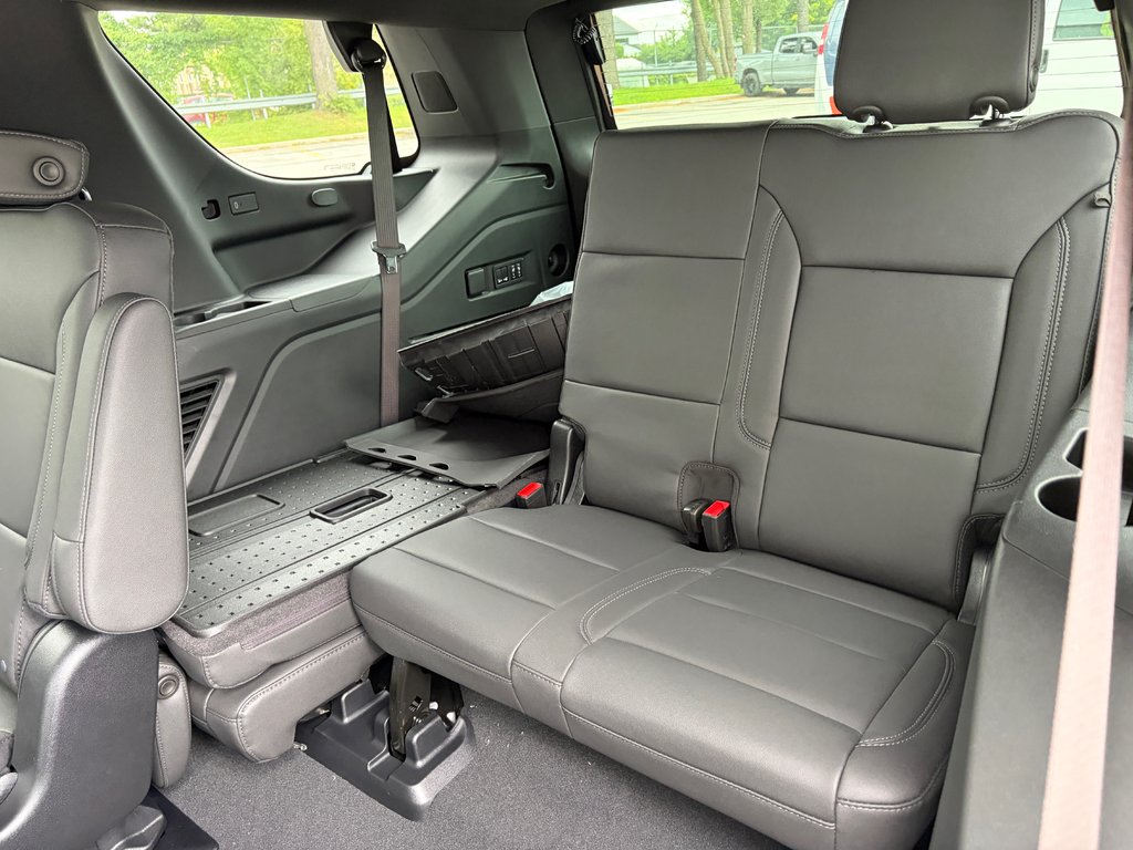 2026 Chevrolet Tahoe in Joliette, Quebec - 10 - w1024h768px