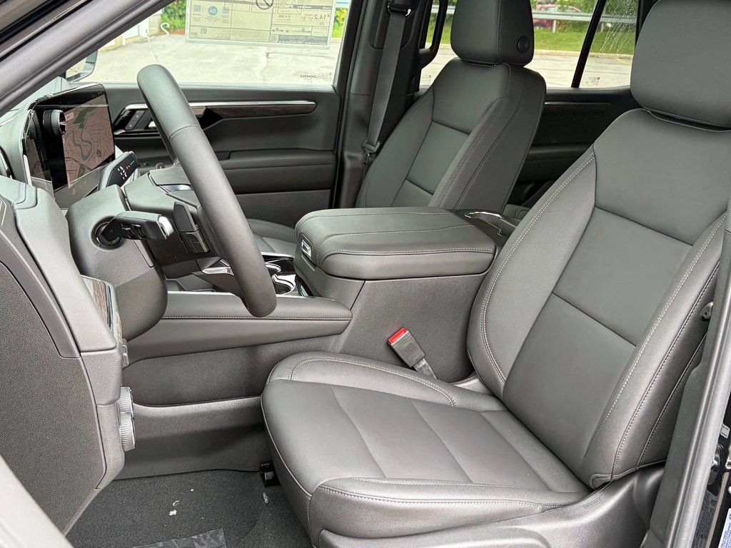 2026 Chevrolet Tahoe in Joliette, Quebec - 8 - w1024h768px