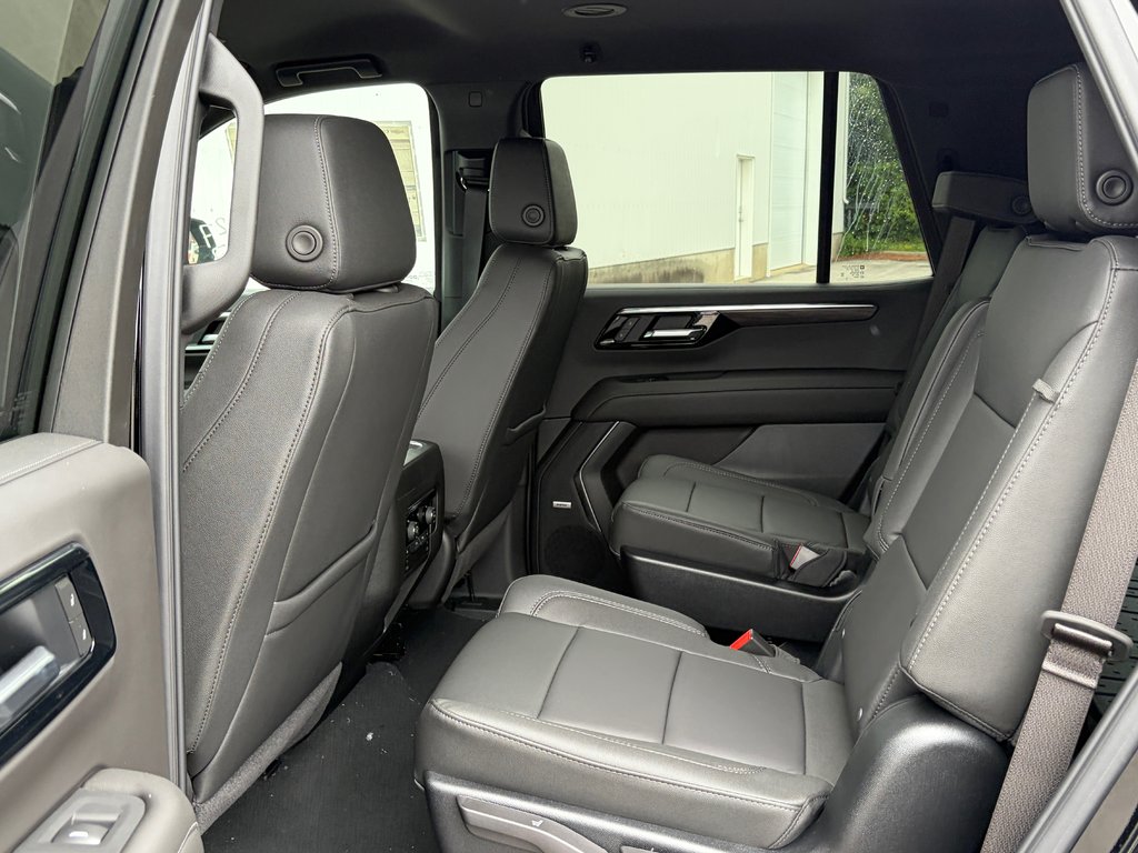 2026 Chevrolet Tahoe in Joliette, Quebec - 9 - w1024h768px
