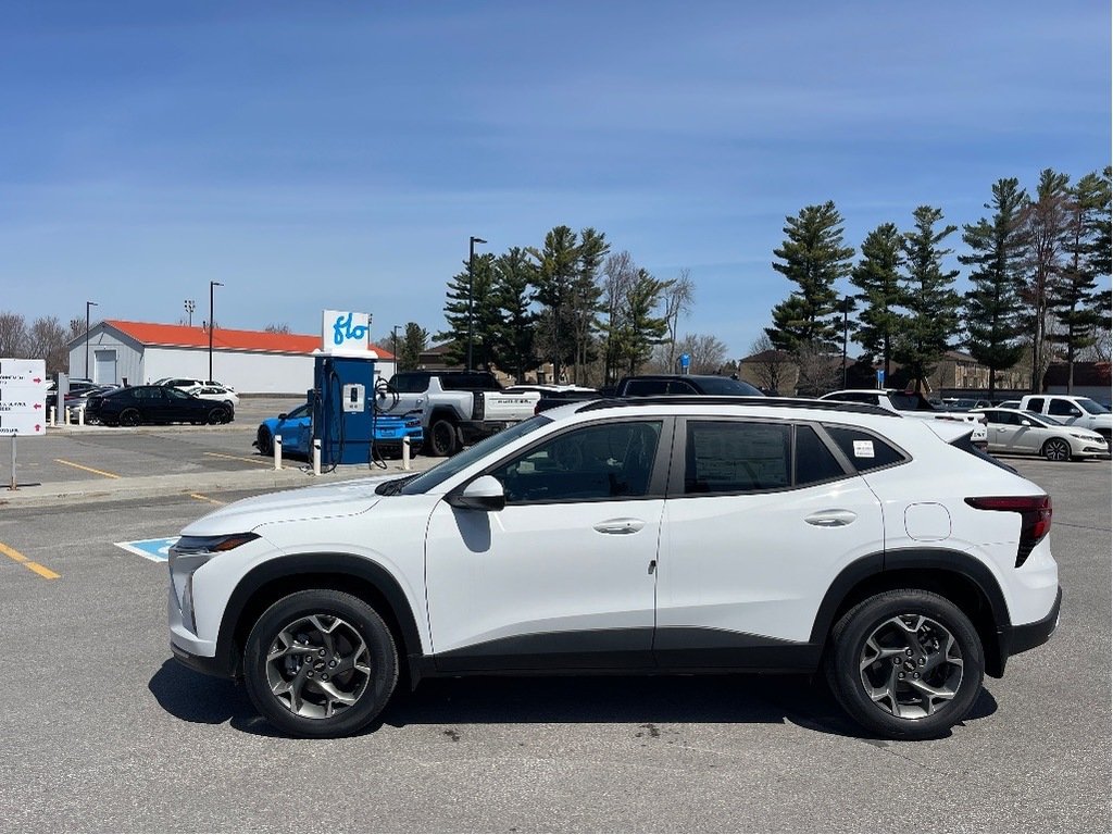 Chevrolet Trax  2025 à Joliette, Québec - 3 - w1024h768px