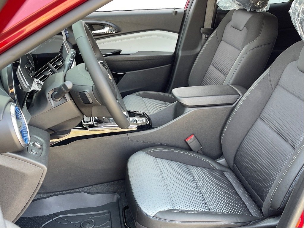 2025 Chevrolet Trax in Joliette, Quebec - 9 - w1024h768px