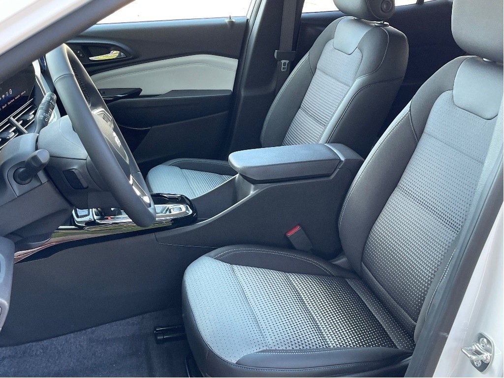 2025 Chevrolet Trax in Joliette, Quebec - 9 - w1024h768px