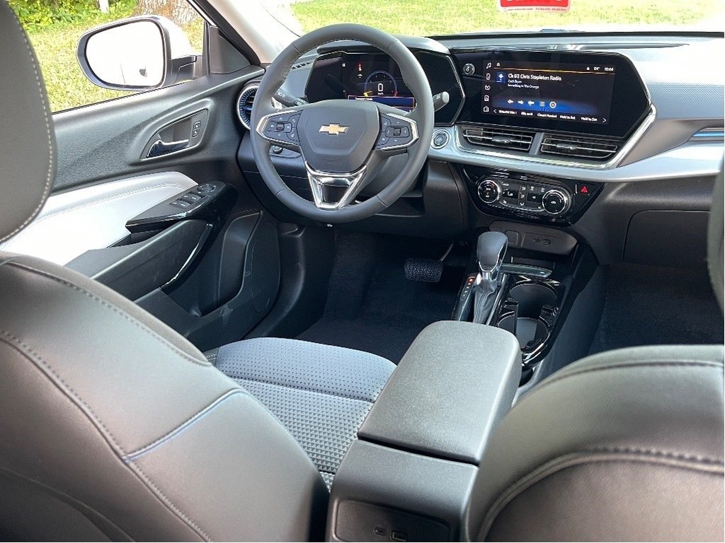 2025 Chevrolet Trax in Joliette, Quebec - 11 - w1024h768px