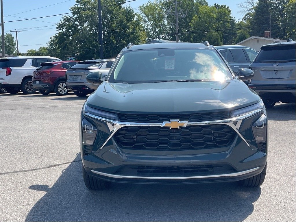 2025 Chevrolet Trax in Joliette, Quebec - 2 - w1024h768px