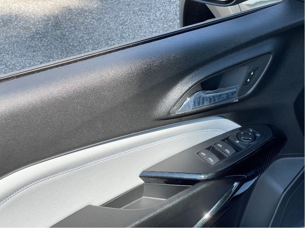 2025 Chevrolet Trax in Joliette, Quebec - 12 - w1024h768px