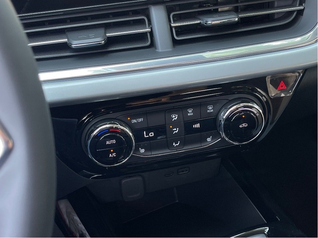 2025 Chevrolet Trax in Joliette, Quebec - 17 - w1024h768px
