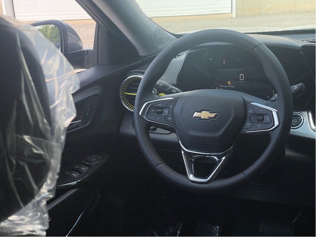 2025 Chevrolet Trax in Joliette, Quebec - 13 - w1024h768px