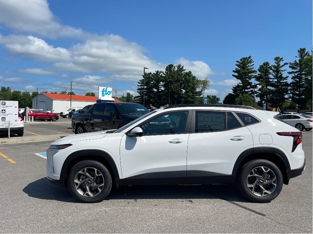 2025 Chevrolet Trax in Joliette, Quebec - 3 - w1024h768px