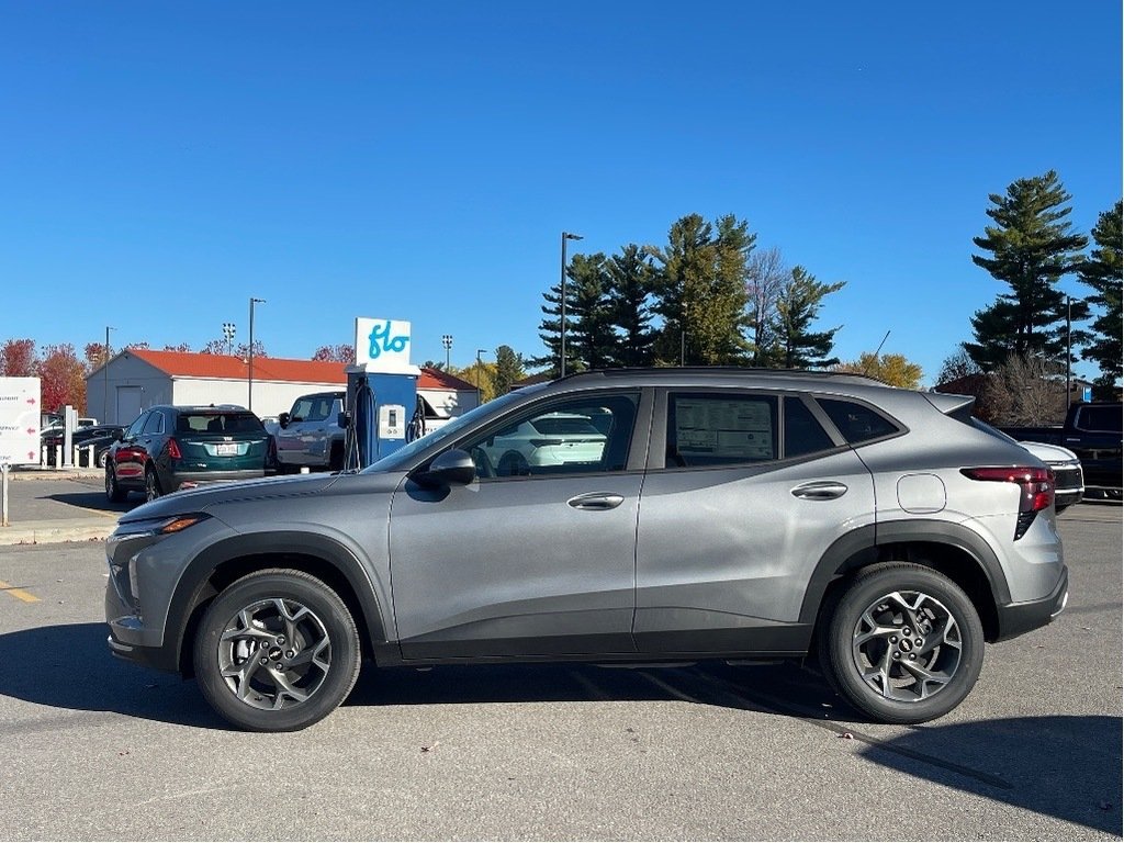 Chevrolet Trax  2026 à Joliette, Québec - 3 - w1024h768px