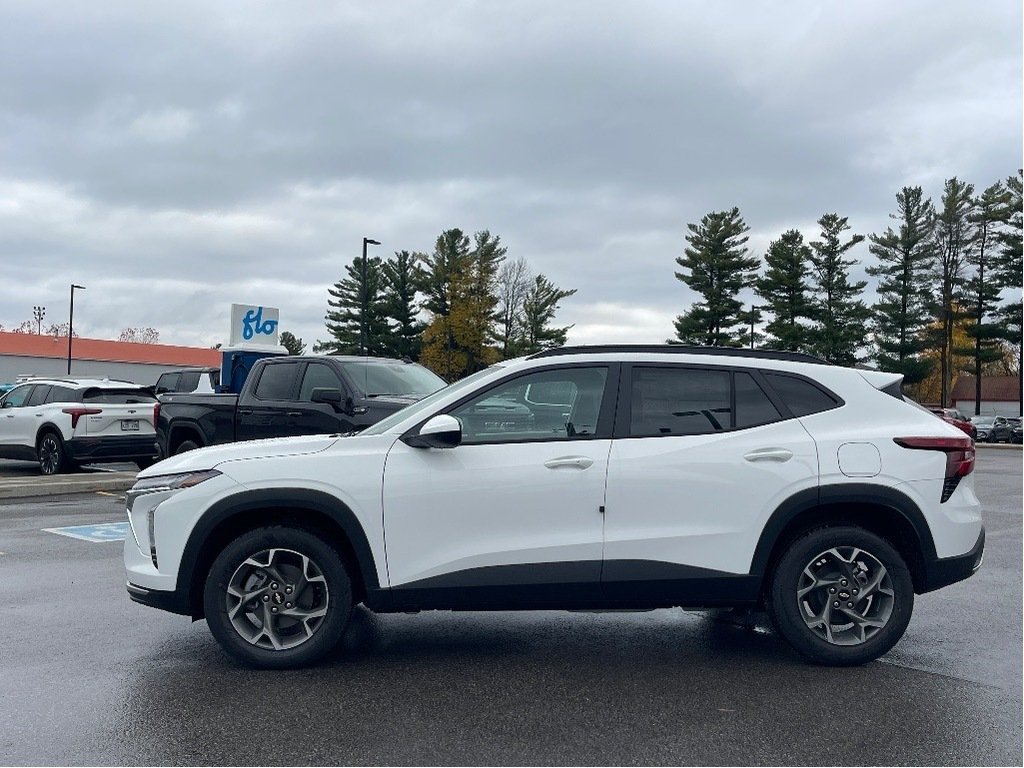 Chevrolet Trax  2026 à Joliette, Québec - 3 - w1024h768px