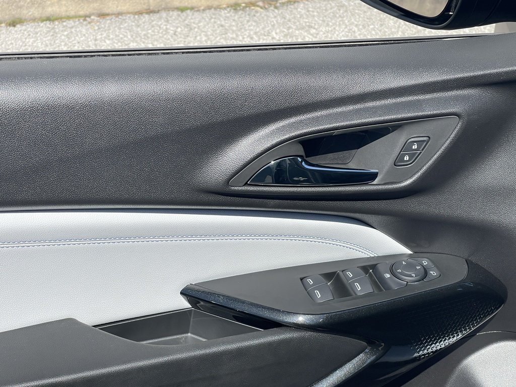 2026 Chevrolet Trax in Joliette, Quebec - 12 - w1024h768px