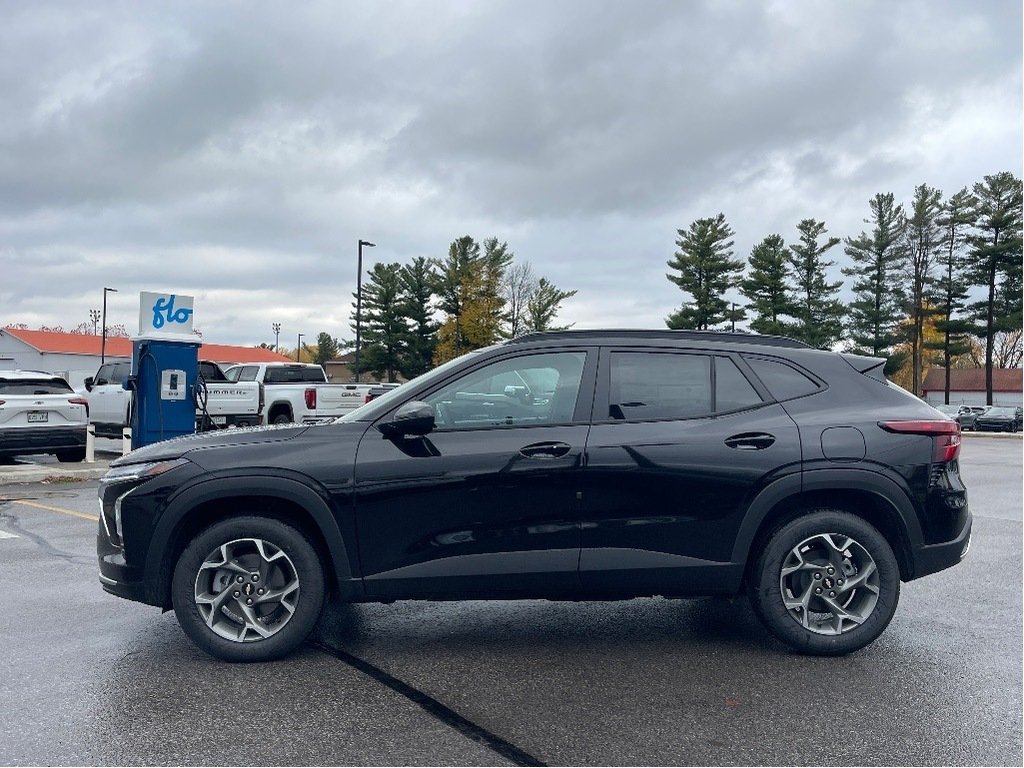 Chevrolet Trax  2026 à Joliette, Québec - 3 - w1024h768px