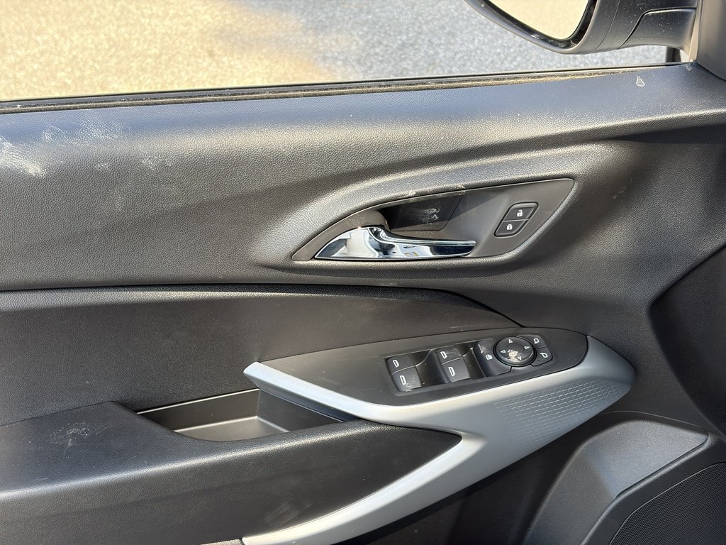 2026 Chevrolet Trax in Joliette, Quebec - 11 - w1024h768px