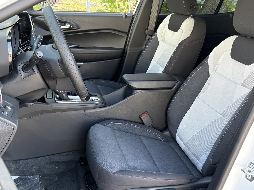 2026 Chevrolet Trax in Joliette, Quebec - 8 - w1024h768px
