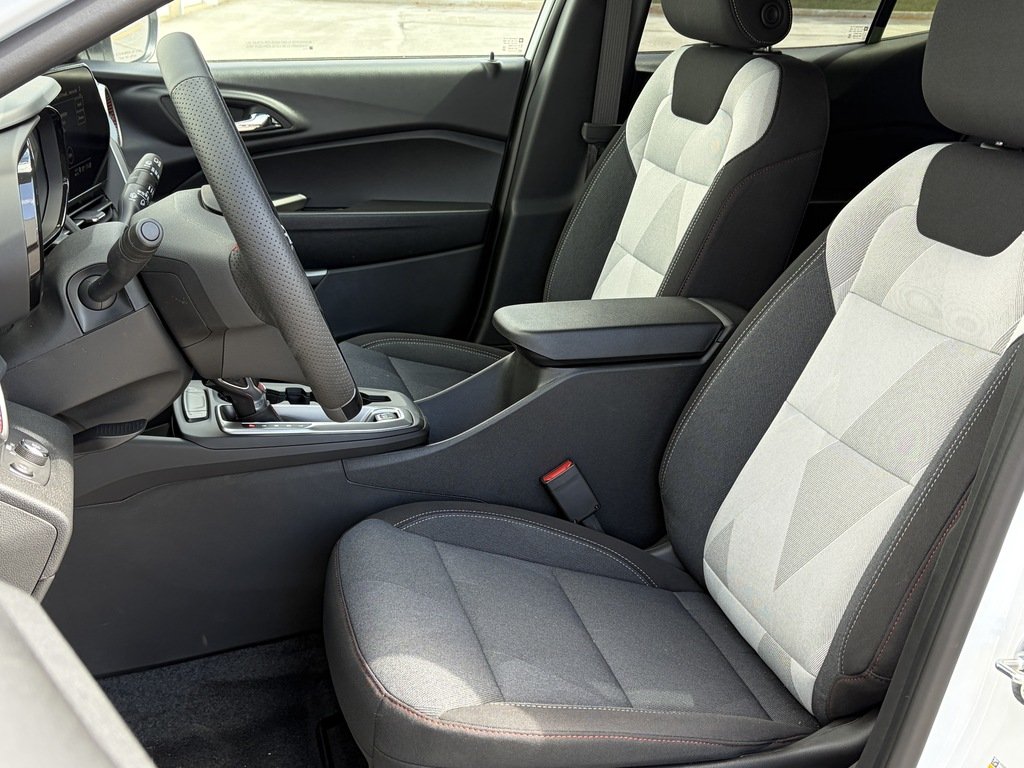 2026 Chevrolet Trax in Joliette, Quebec - 8 - w1024h768px